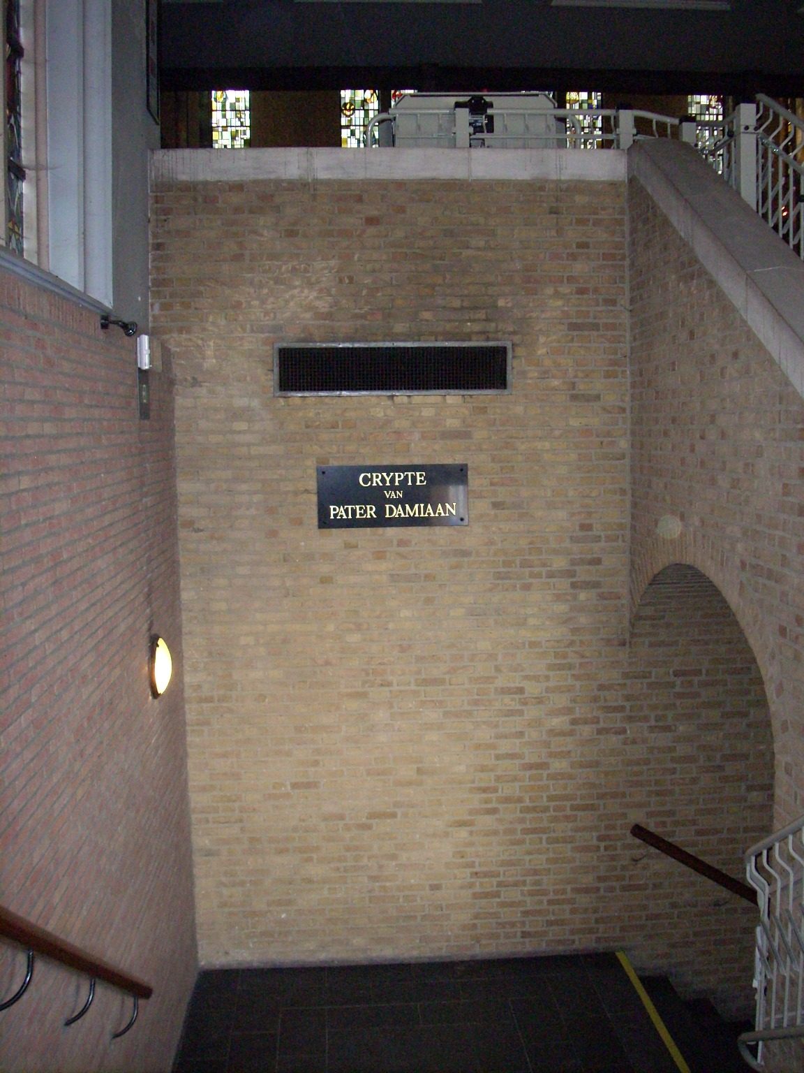 Father Damien's crypt and tomb, Saint Anthony Chapel, Leuven - 04.JPG